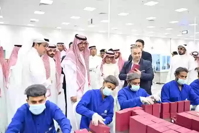 الأمير سعود يتفقد جَوْلات تفقد مصنع القرشي