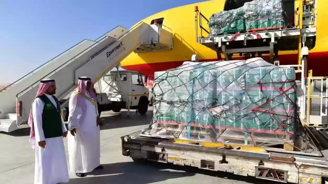 الطائرة السعودية الأولى لإغاثة الشعب الفلسطيني