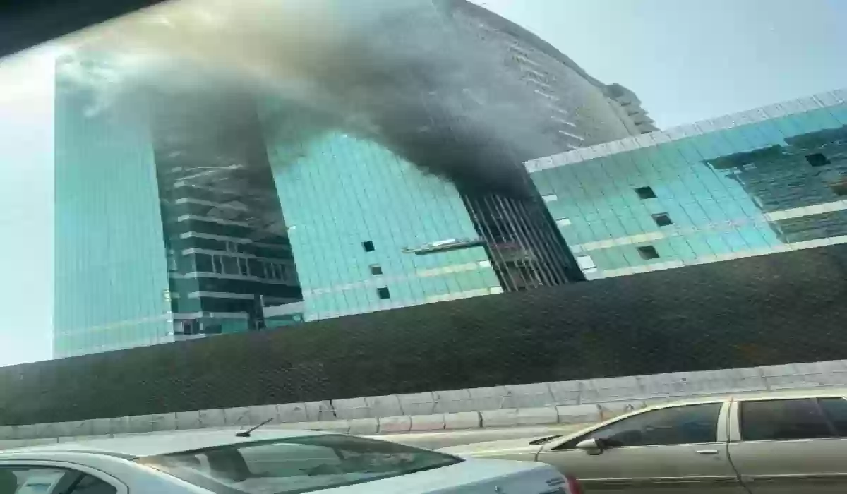 شاهد.. حريق في مستشفى شهير بالرياض.