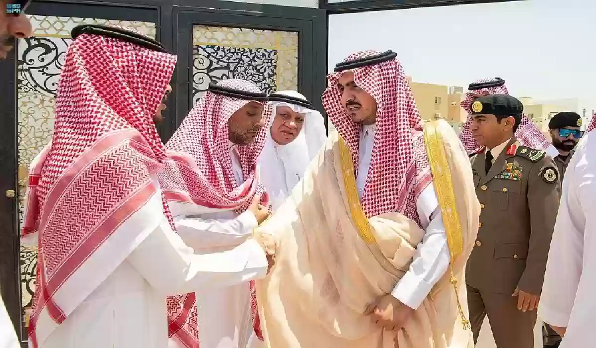 نائب أمير مكة يعزي في وفاة بطل 