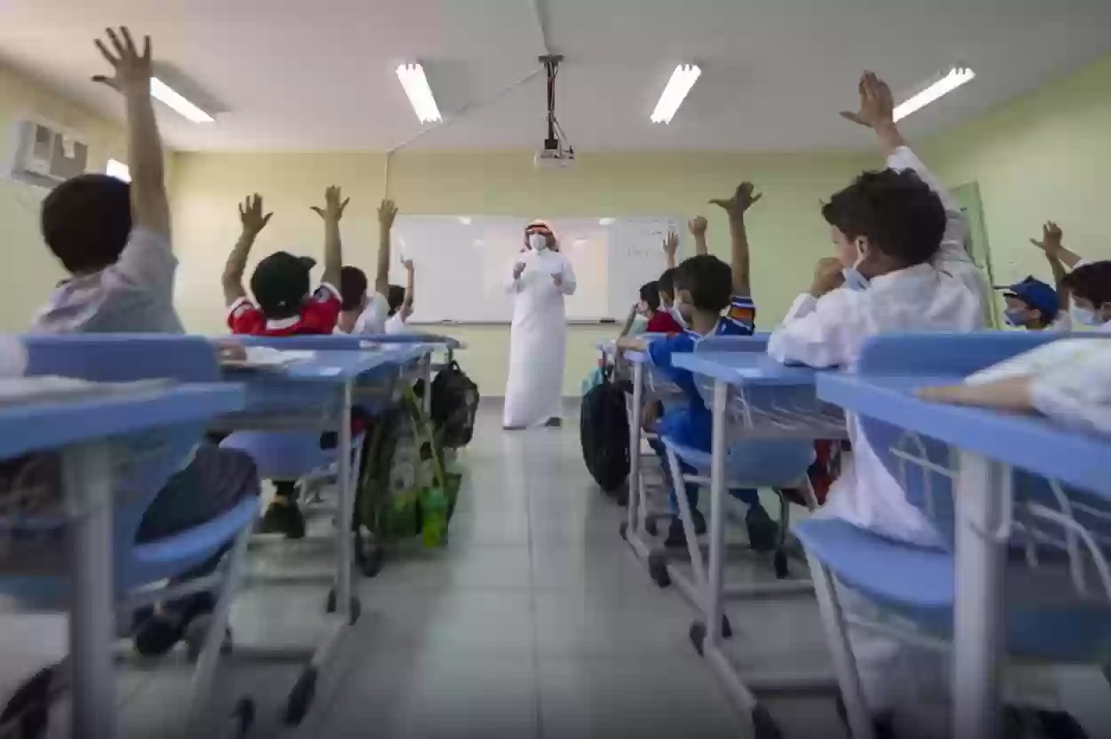 التعليم السعودي لن يتهاون مع الطلاب المدخنين في المدارس