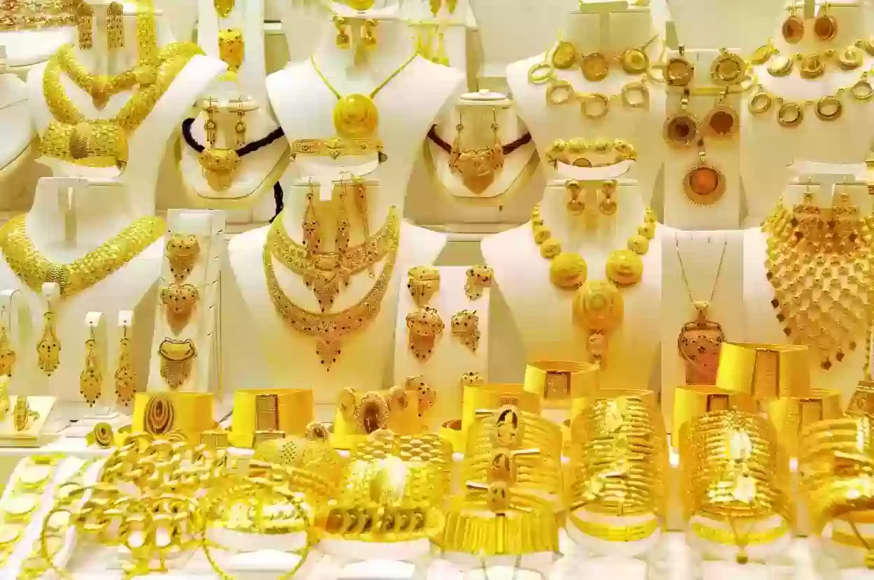 سعر عيار 21 في السعودية يضع مستثمري سوق الذهب في حيرة
